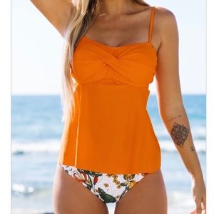 Twist front orange/floral tankini